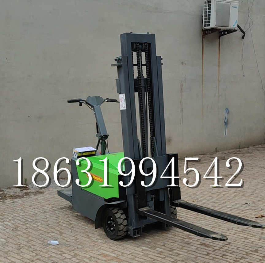 阜新蒙古族自治县优程全电动叉车插腿式堆高车液压装卸车1.5吨升高小型站驾式铲车