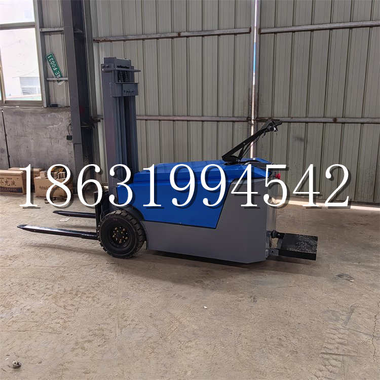 阜新蒙古族自治县全电动叉车插腿式堆高车液压装卸车1.5吨升高小型站驾式铲车